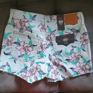 NWT Womens Levi's 501 Embroidered High Rise Shorts